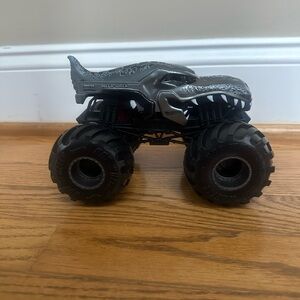 Hot wheels monster struck mega wrex